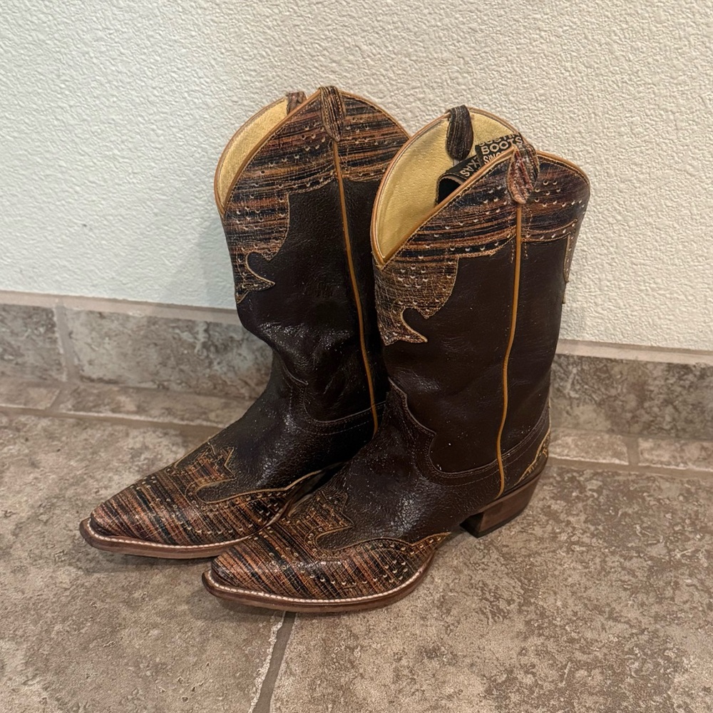 Justin Boots Brown and Tan Women's Cowboy Boots